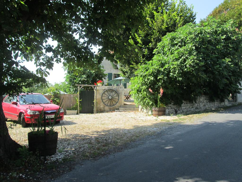 Le Petit Lavoir Saint-Paul-Lizonne Extérieur photo