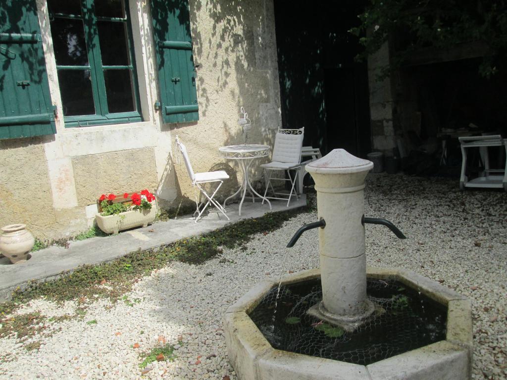 Le Petit Lavoir Saint-Paul-Lizonne Extérieur photo