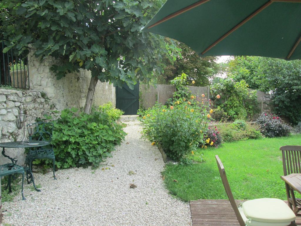 Le Petit Lavoir Saint-Paul-Lizonne Extérieur photo
