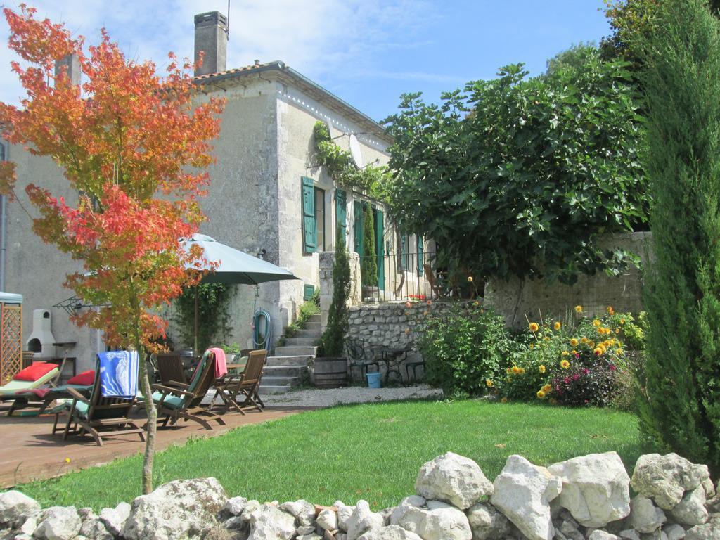 Le Petit Lavoir Saint-Paul-Lizonne Extérieur photo